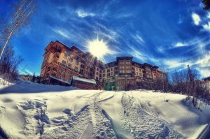 assistant-celebrate-new-years-eve-in-aspen