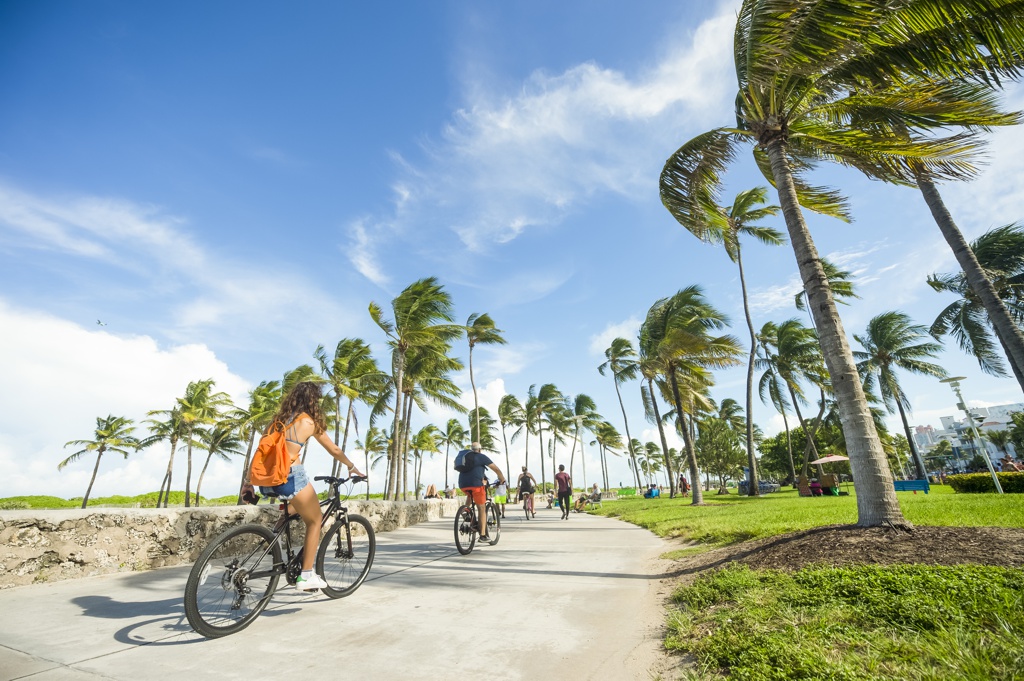 Lummus Park Beach Miami Florida - AssistAnt Travel