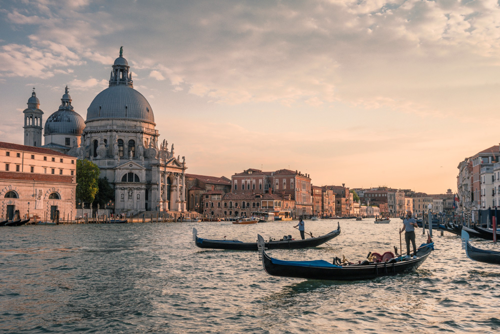 Things to do in Venice Italy - AssistAnt