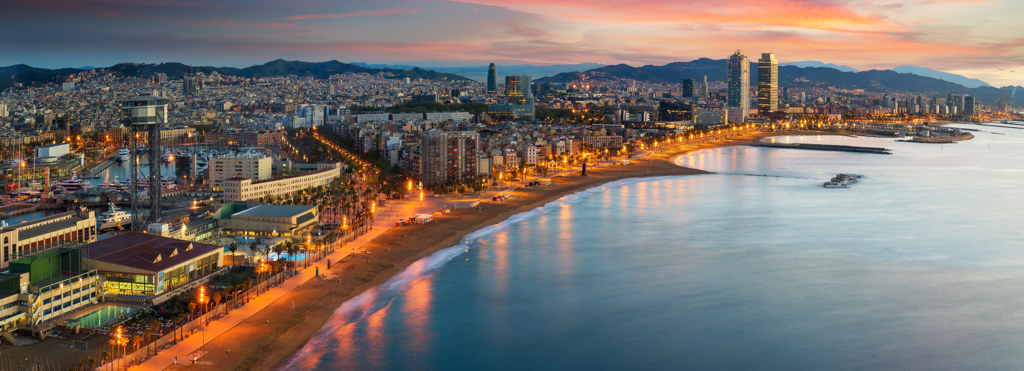 Barcelona Things to do Beaches - AssistAnt Travel