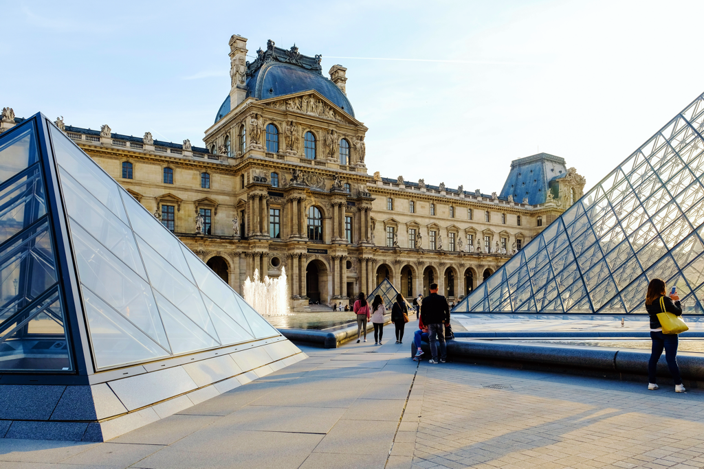 Secrets of Paris - Louvre - AssistAnt Travel