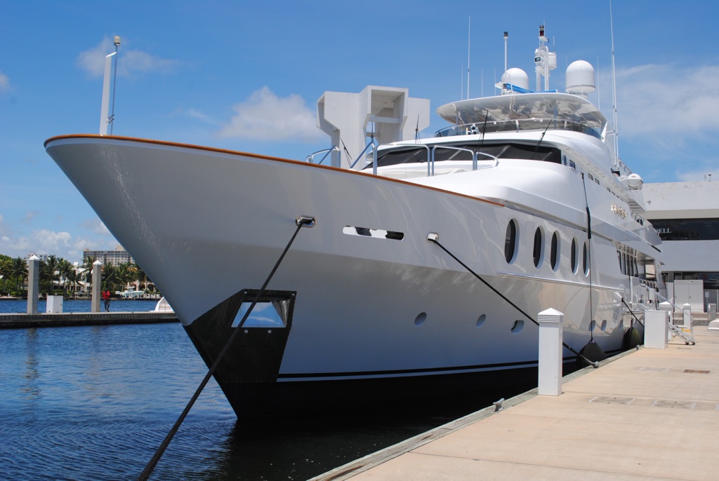 Yachting Trip Alternative to Hotel - AssistAnt Travel